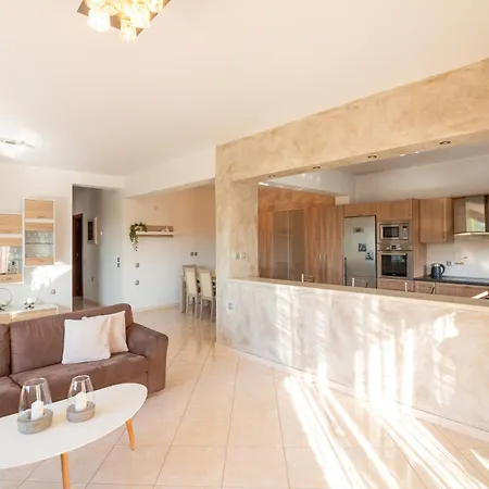 Apartament Vista Magica Pastida